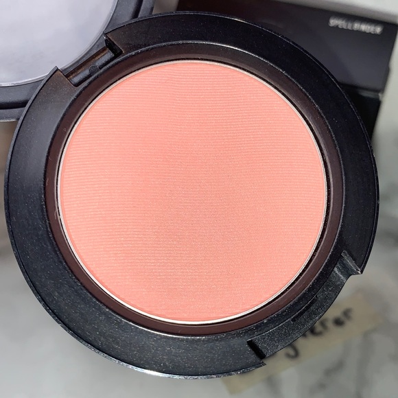 Spellbinder (Faerie Whispers) MAC Powder Blush - Picture 2 of 14